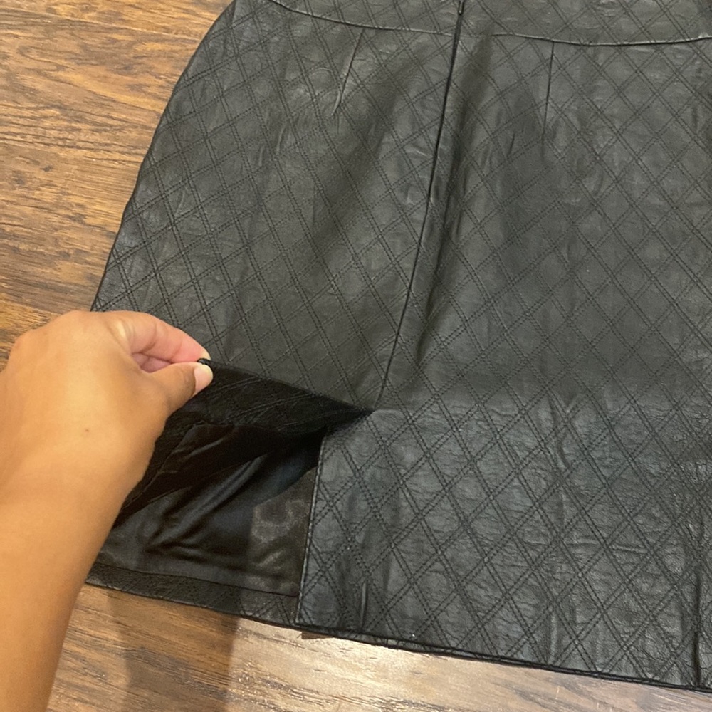 Chadwick’s grunge quilted black leather skirt Size 4P - Picture 8 of 12